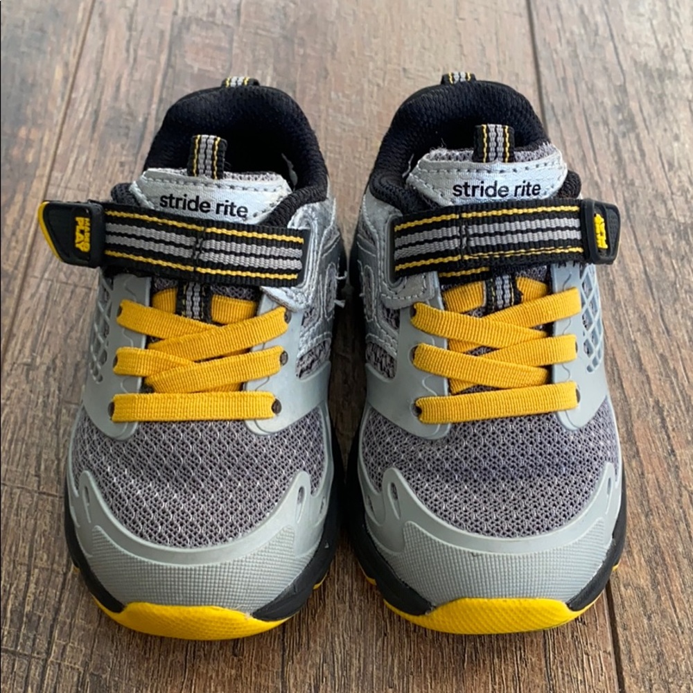 Stride Rite Made2play Toddler Boy Sneaker Size 5M